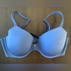 Victoria’s Secret lightly lined full coverage sleek back bra- size 36 D